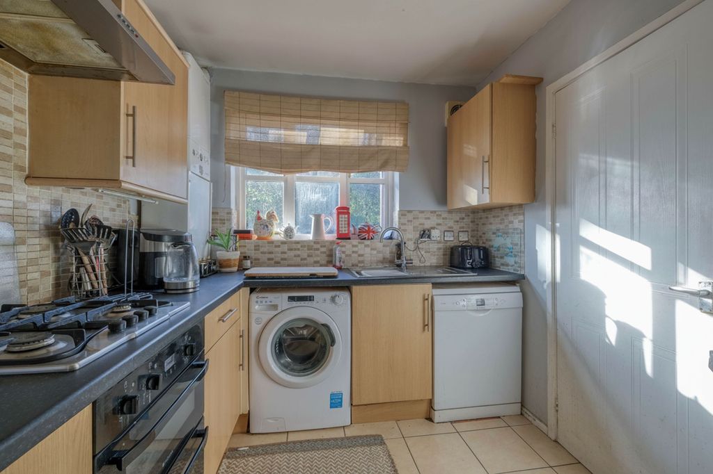 Property photo 3 of 8