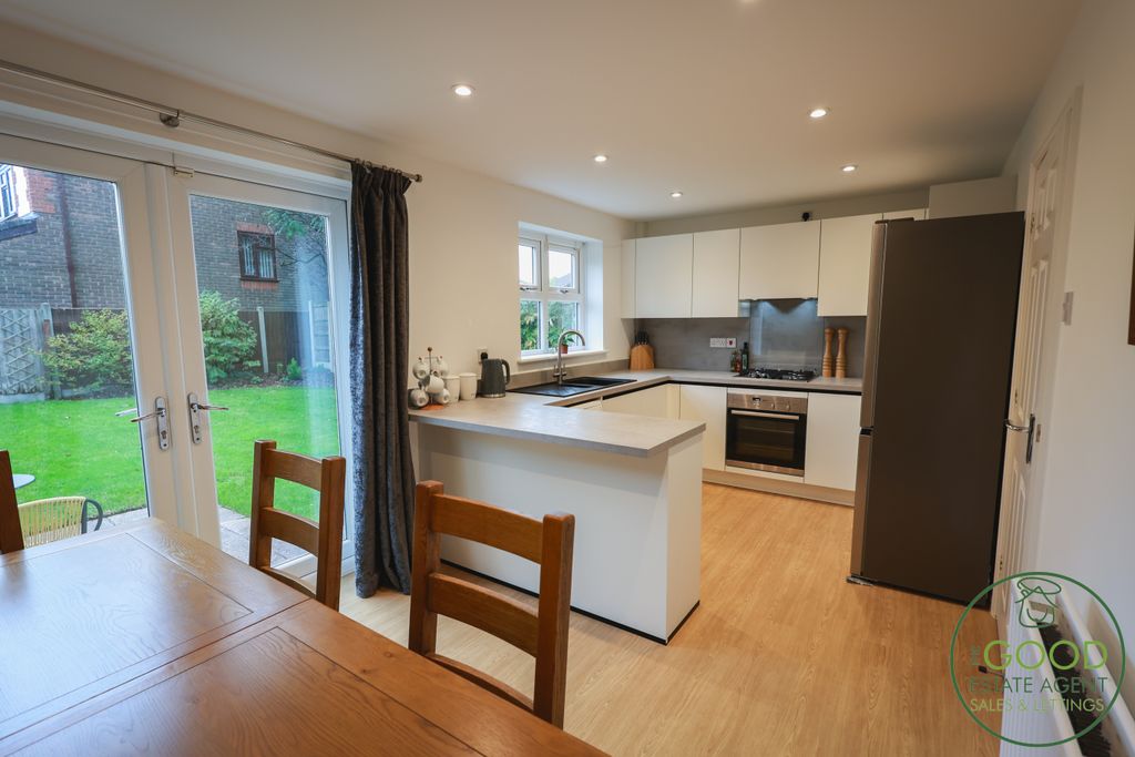 Property photo 2 of 21