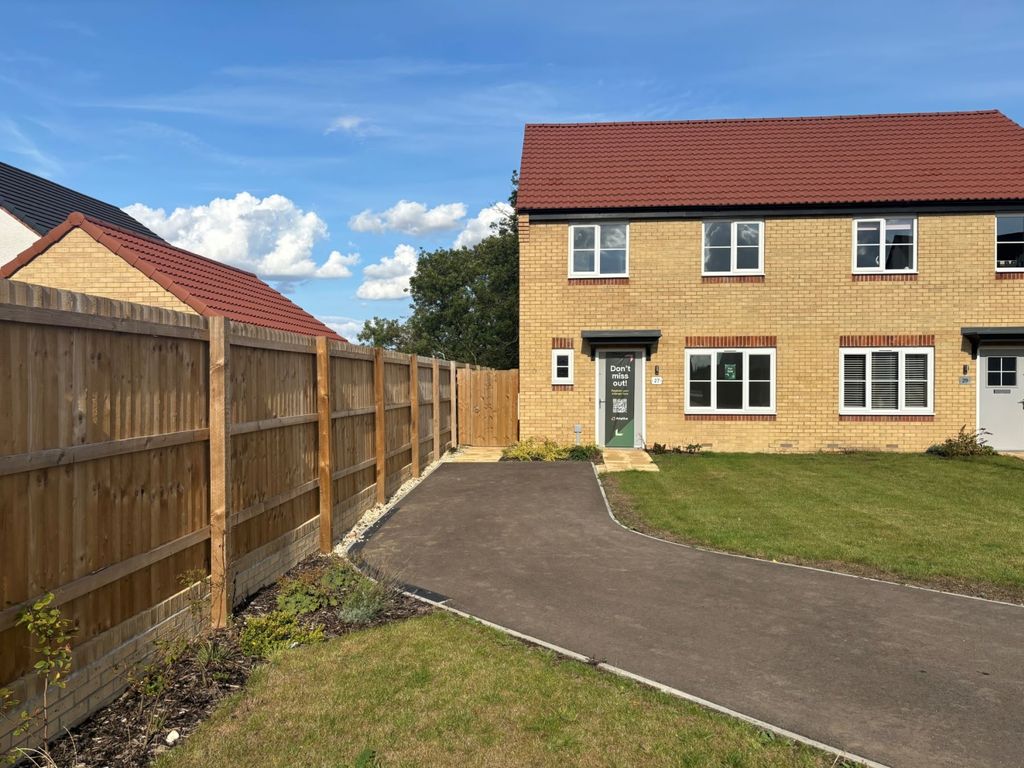 Property photo 1 of 13 Image00005