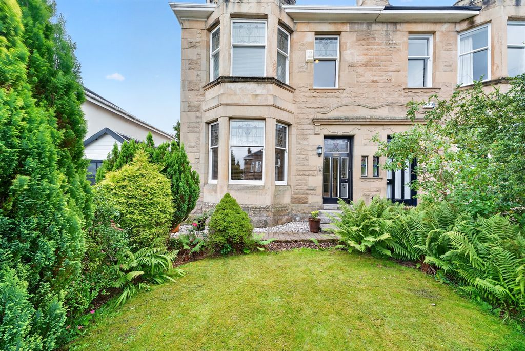 Property photo 2 of 27
