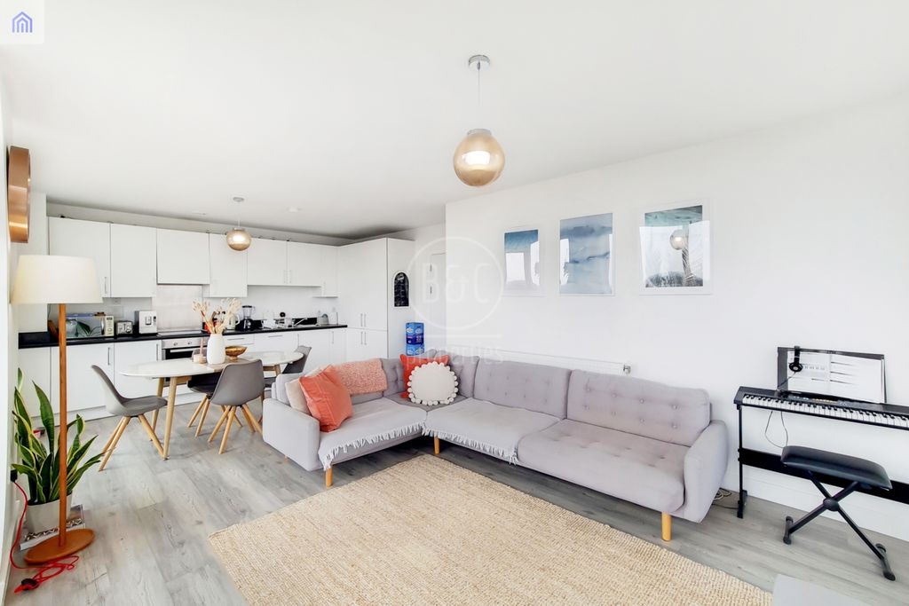 Property photo 2 of 10 Photo 01