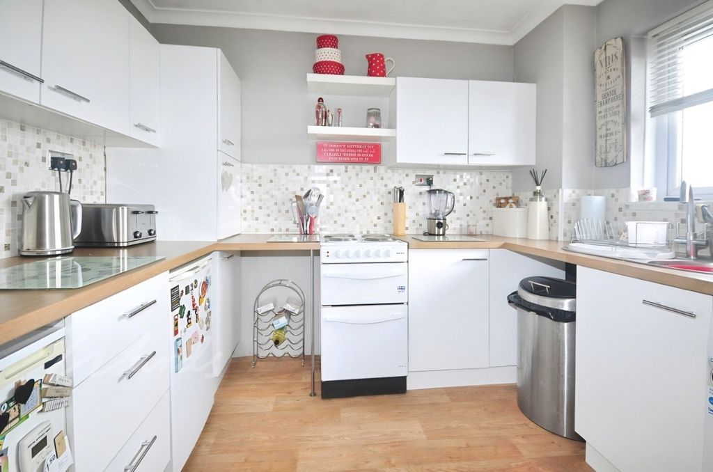 Property photo 2 of 5 Kitchen