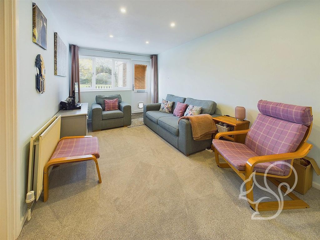 Property photo 3 of 8 Living Room