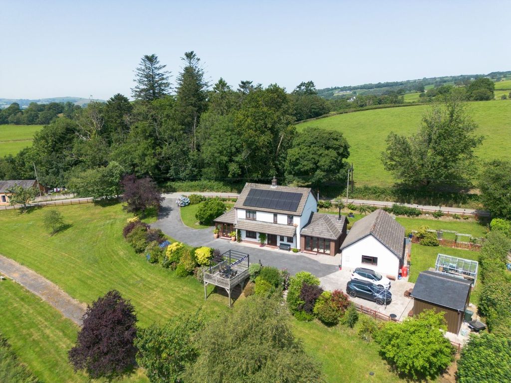 Property photo 1 of 52