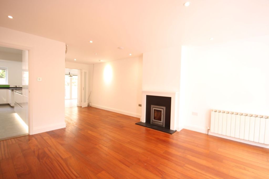 Property photo 3 of 31