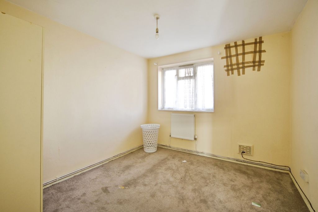 Property photo 3 of 10 Pbox-Img.Jpg