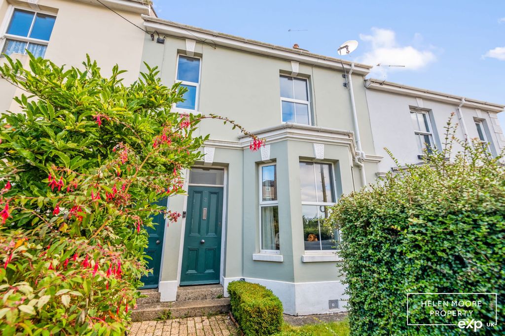 Property photo 1 of 11