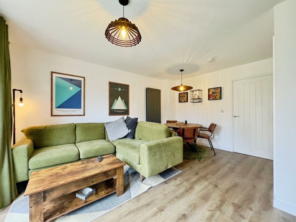 Property photo 2 of 33