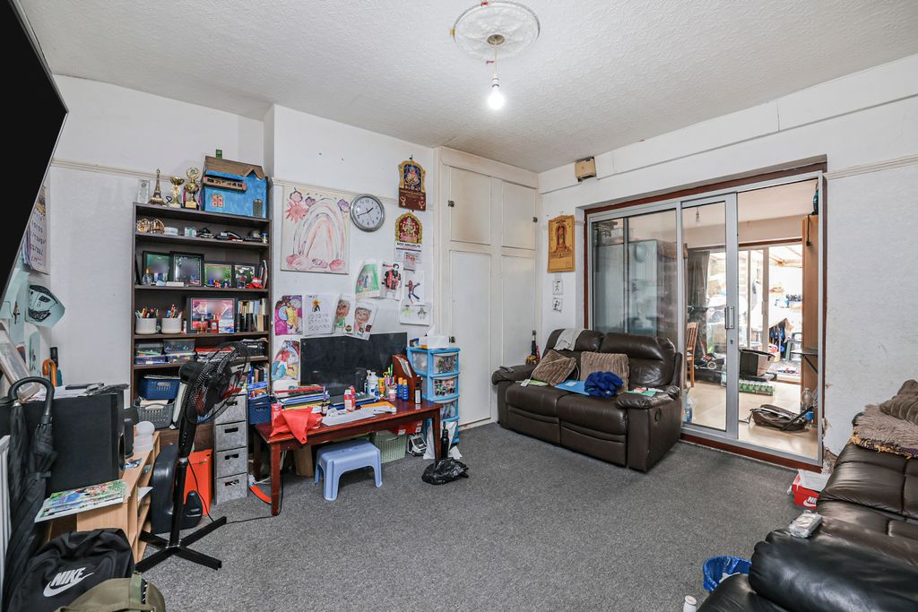 Property photo 3 of 20 Img_0165
