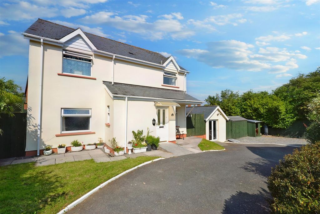 Property photo 1 of 28 28 (2).Jpg