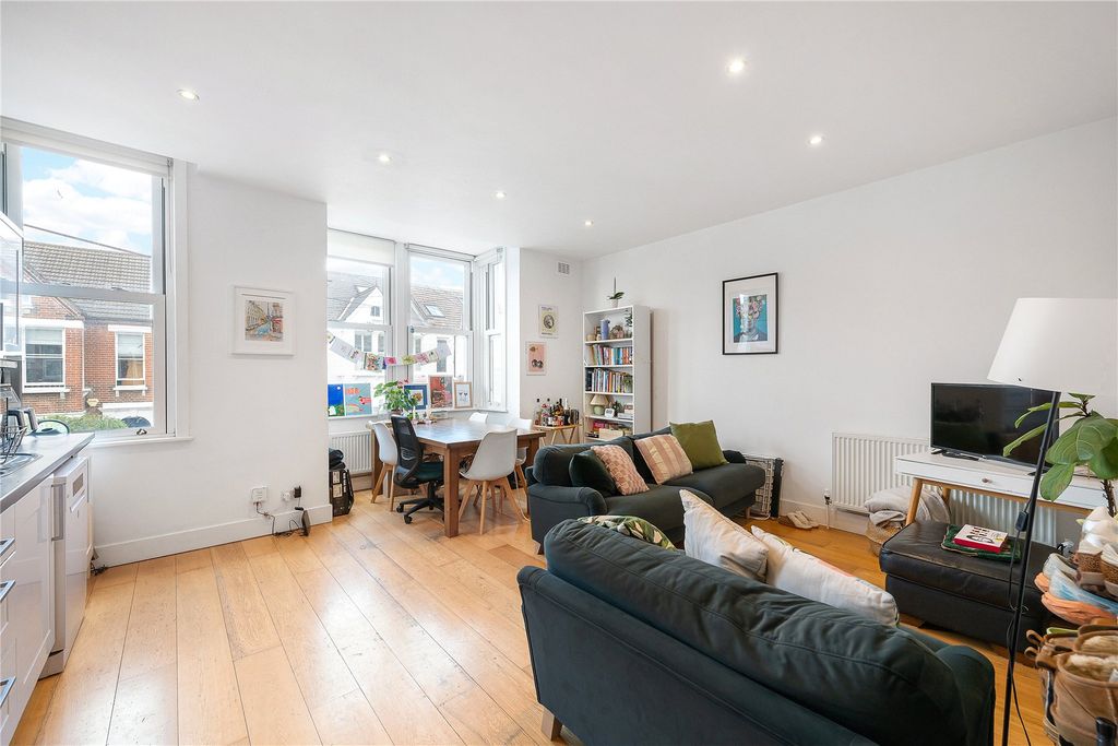 Property photo 2 of 10 Picture No. 06