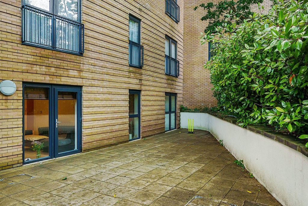 Property photo 3 of 14