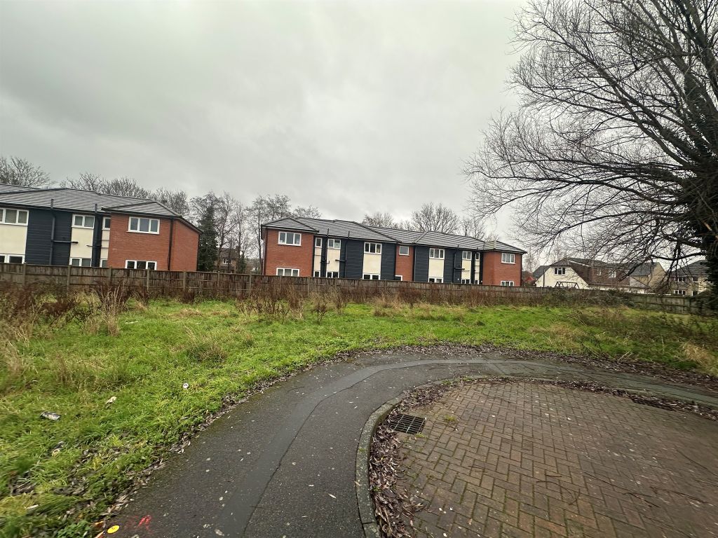 Property photo 1 of 2