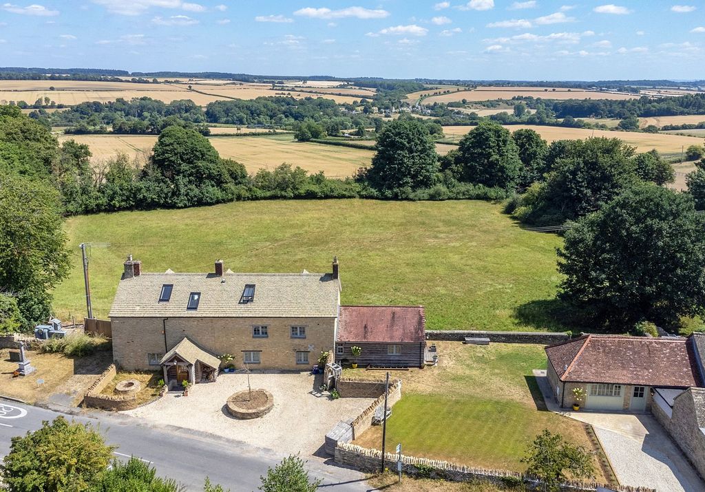 Property photo 1 of 28