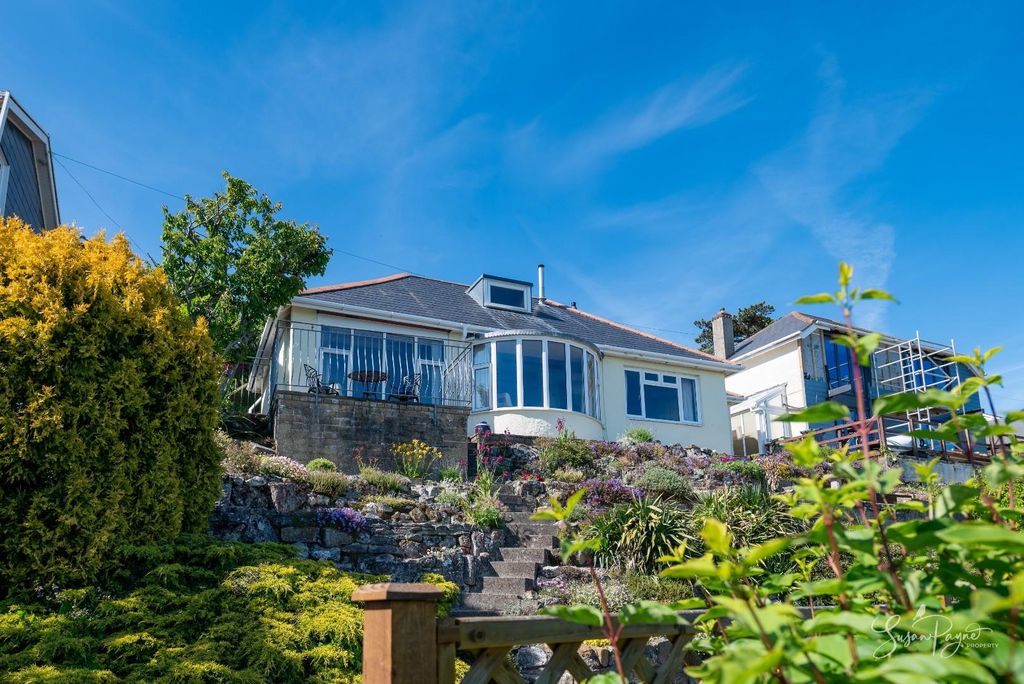 Property photo 1 of 45 Welcome To 23 St. Albans
