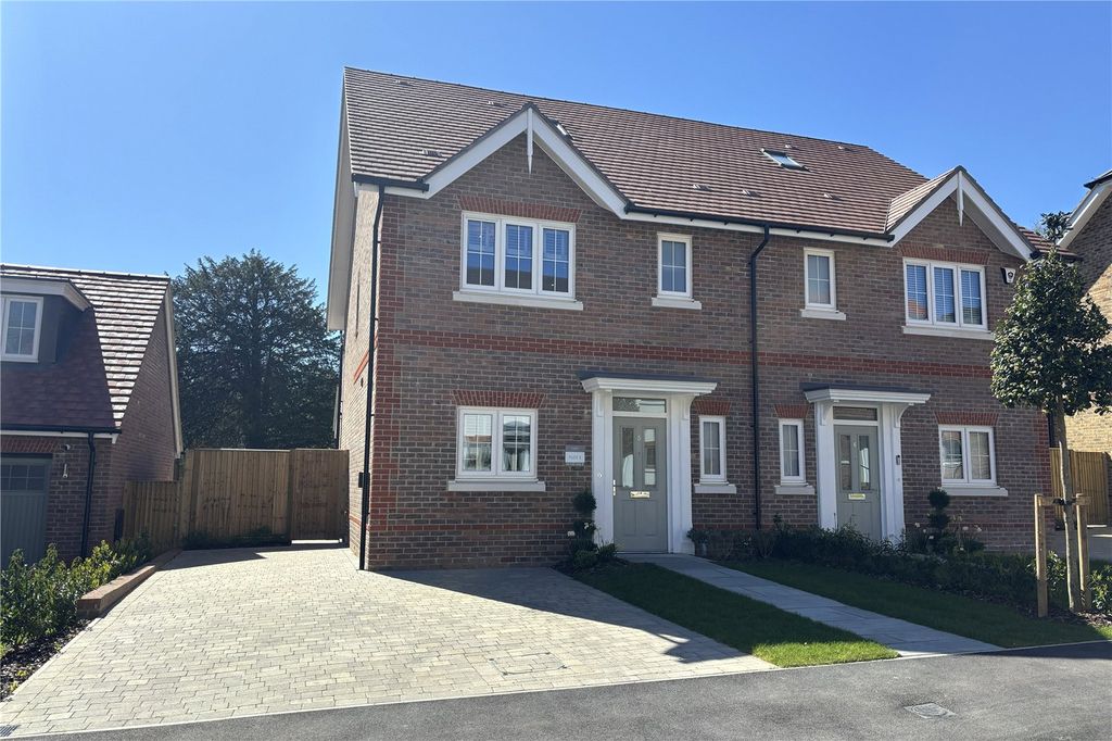 Property photo 1 of 11 External