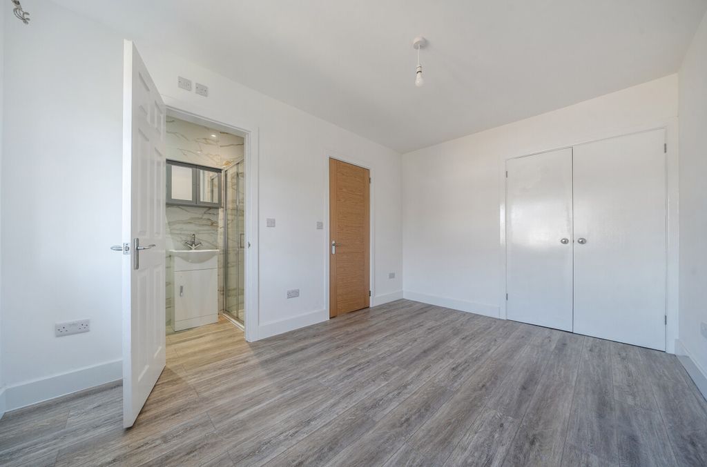 Additional image 4 of 5 bed semi-detached house for saleKellett Road, Upper Shirley, Southampton, Hampshire SO15