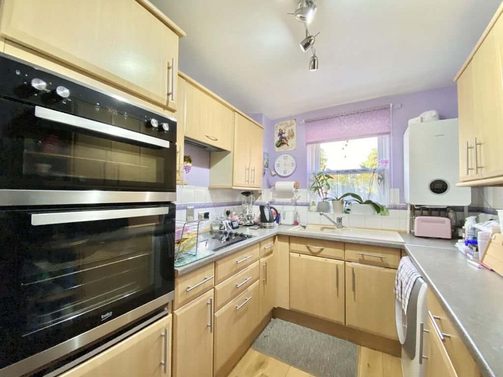 Property photo 2 of 8 Thumbnail_Img_7399.Jpg