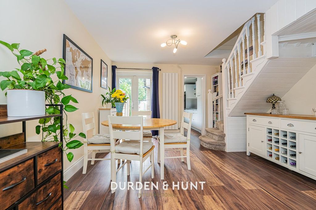 Property photo 3 of 18 Richmond-18.Jpg