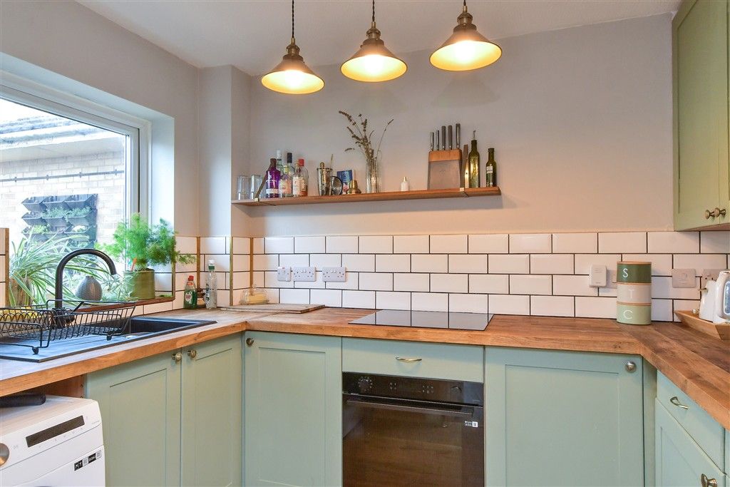 Property photo 3 of 14 Kitchen