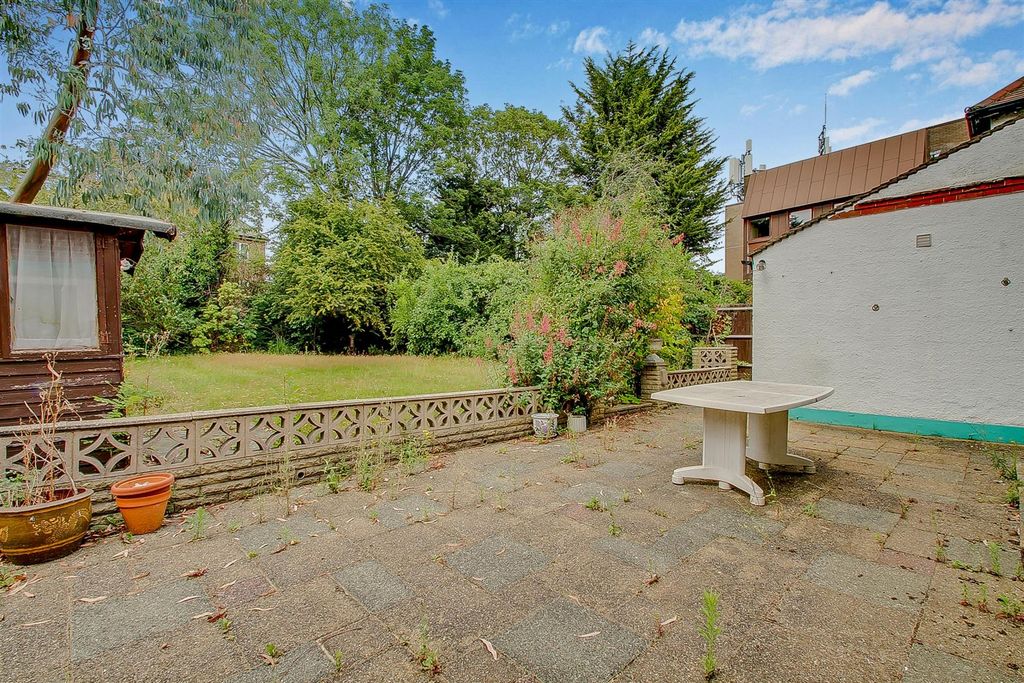 Property photo 3 of 15