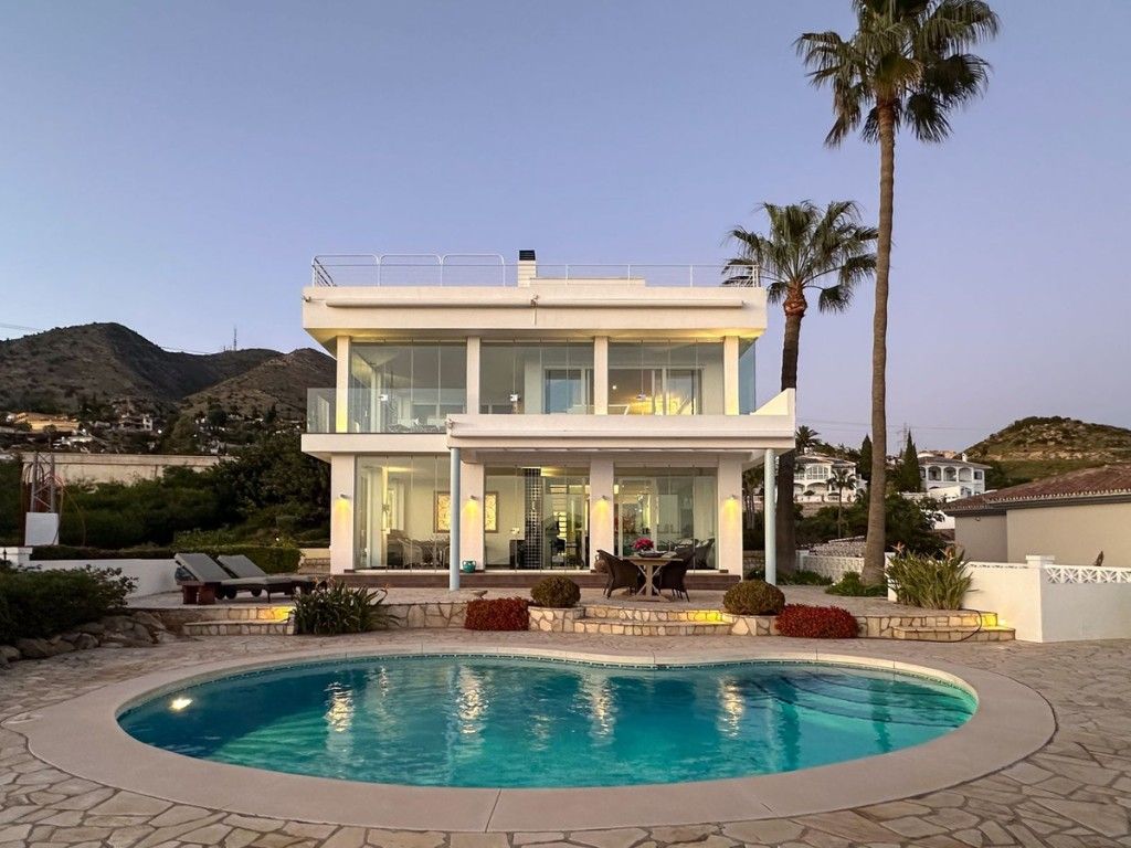 Property photo 1 of 20 Pool
