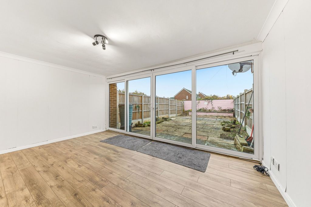 Property photo 2 of 21