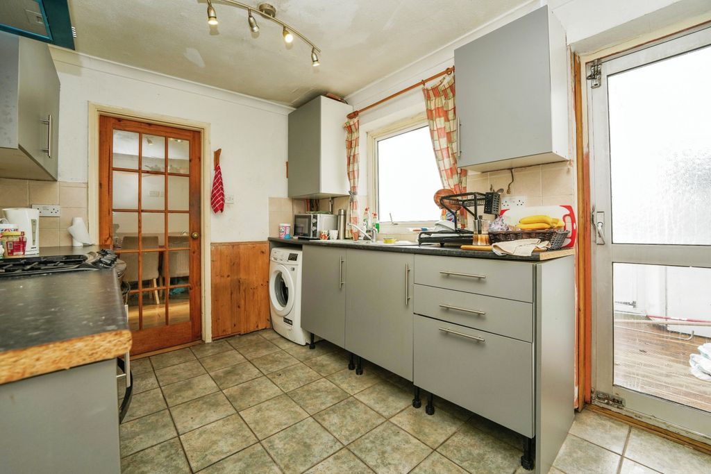 Property photo 3 of 15