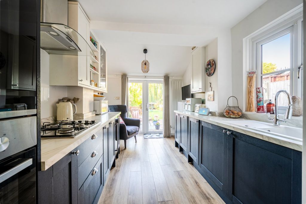 Property photo 2 of 17 Picture No. 18