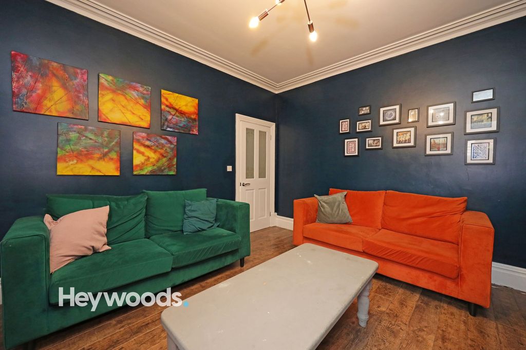 Property photo 3 of 42