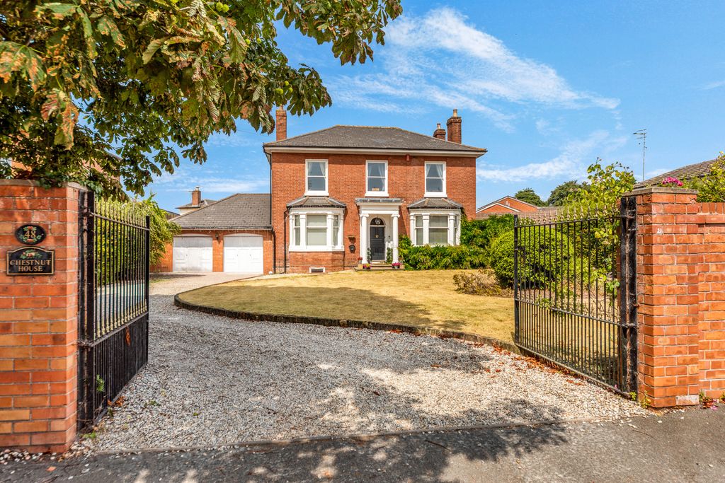 Property photo 1 of 31