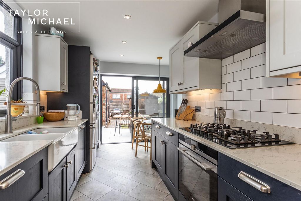 Property photo 2 of 35 Kitchen