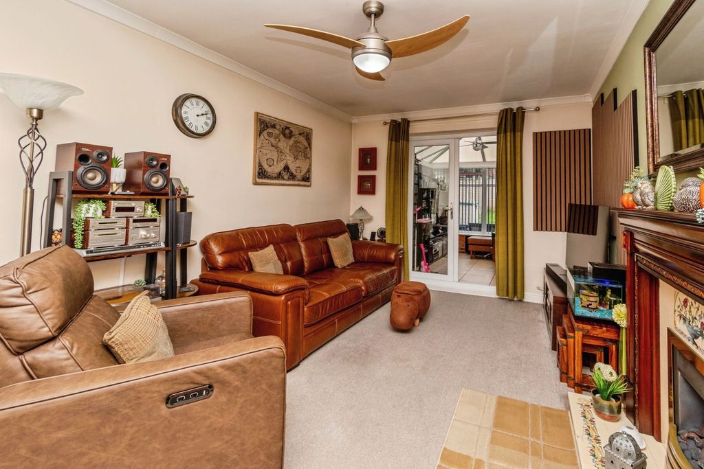 Property photo 2 of 20 Pbox-Img.Jpg