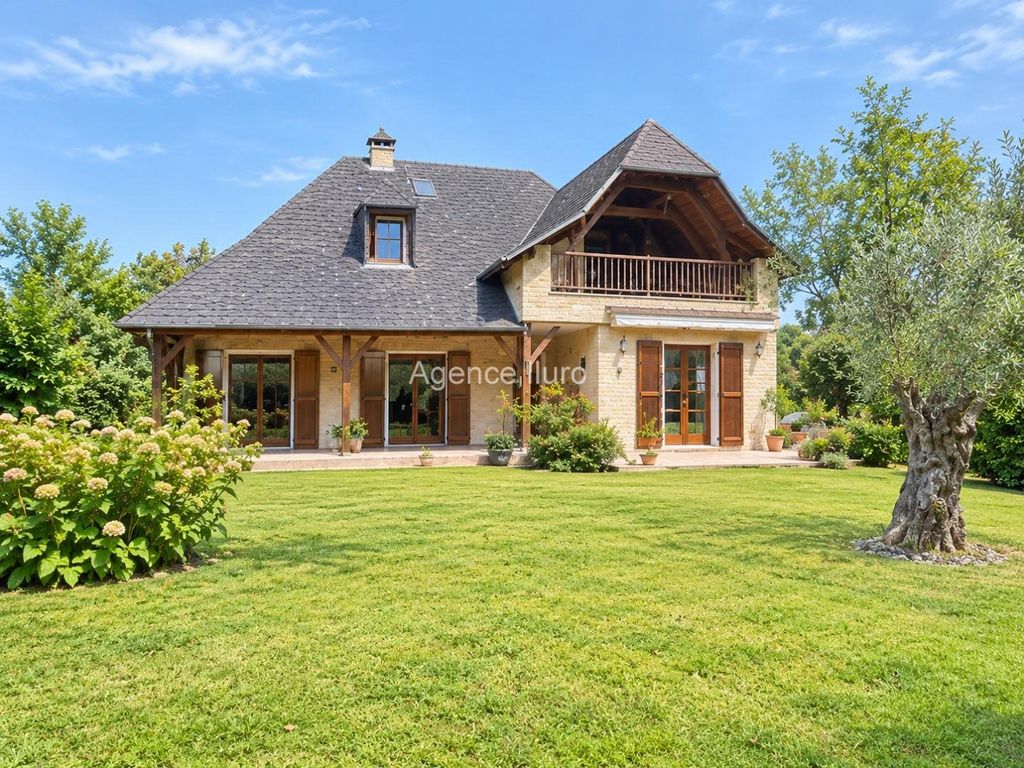 Property photo 1 of 17 Near Oloron — In A Quiet Area, Beautiful Basque House Type T6 On A Lovely Arborous 2,752 m² Lot
