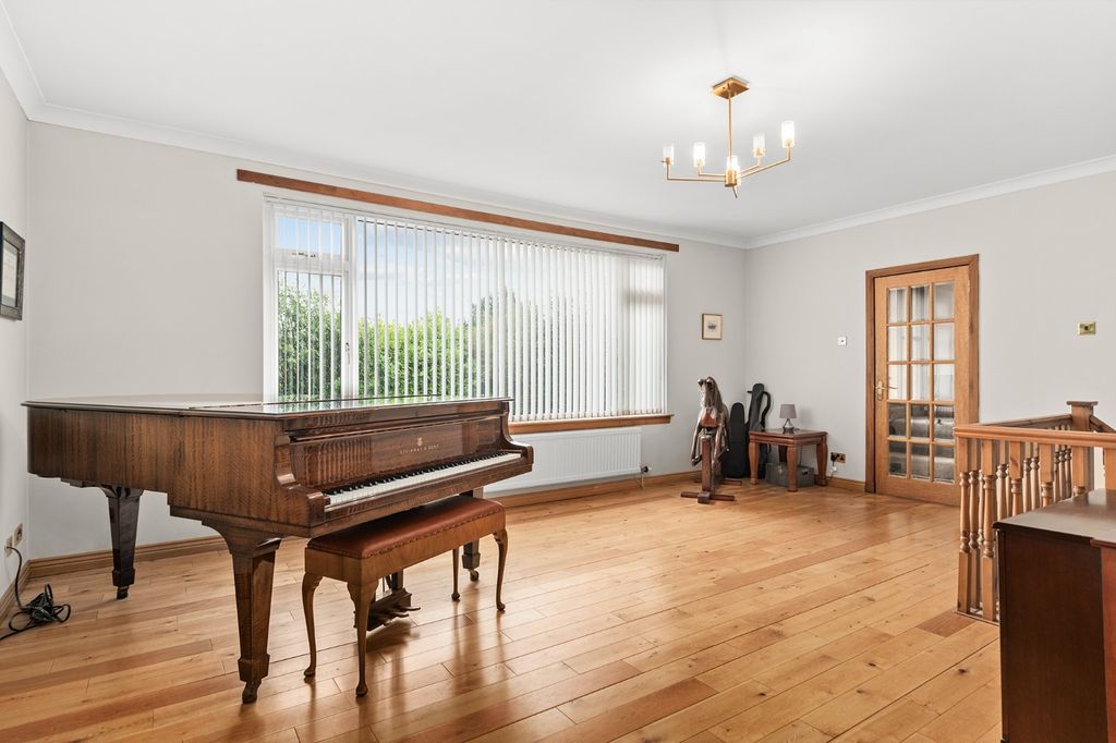 Property photo 3 of 51 3990896