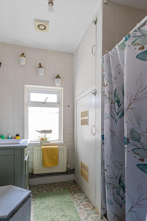 Additional image 21 of 6 bed end terrace house for saleClive Place, Penarth CF64