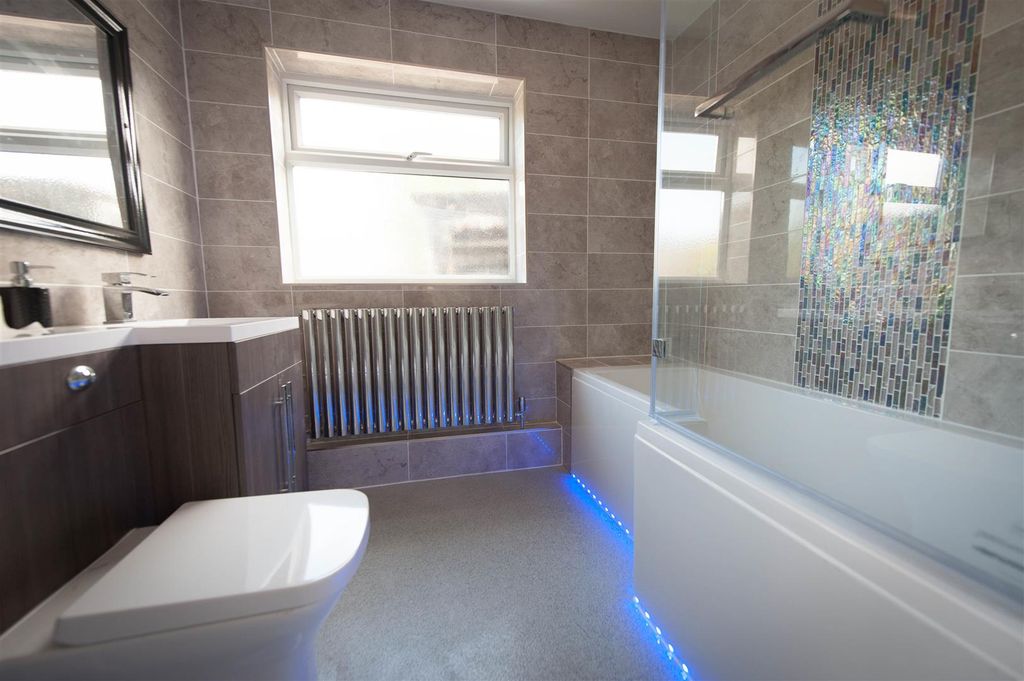 Property photo 3 of 9 Picture 3