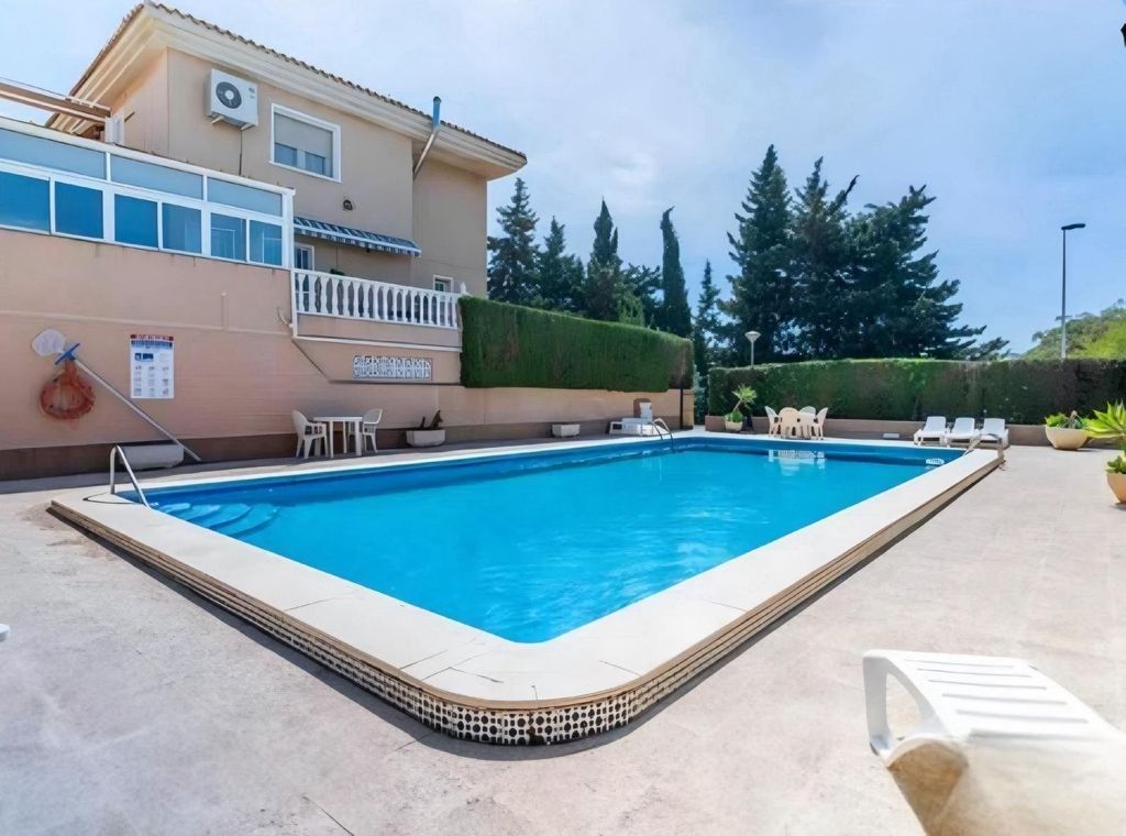 Property photo 2 of 47