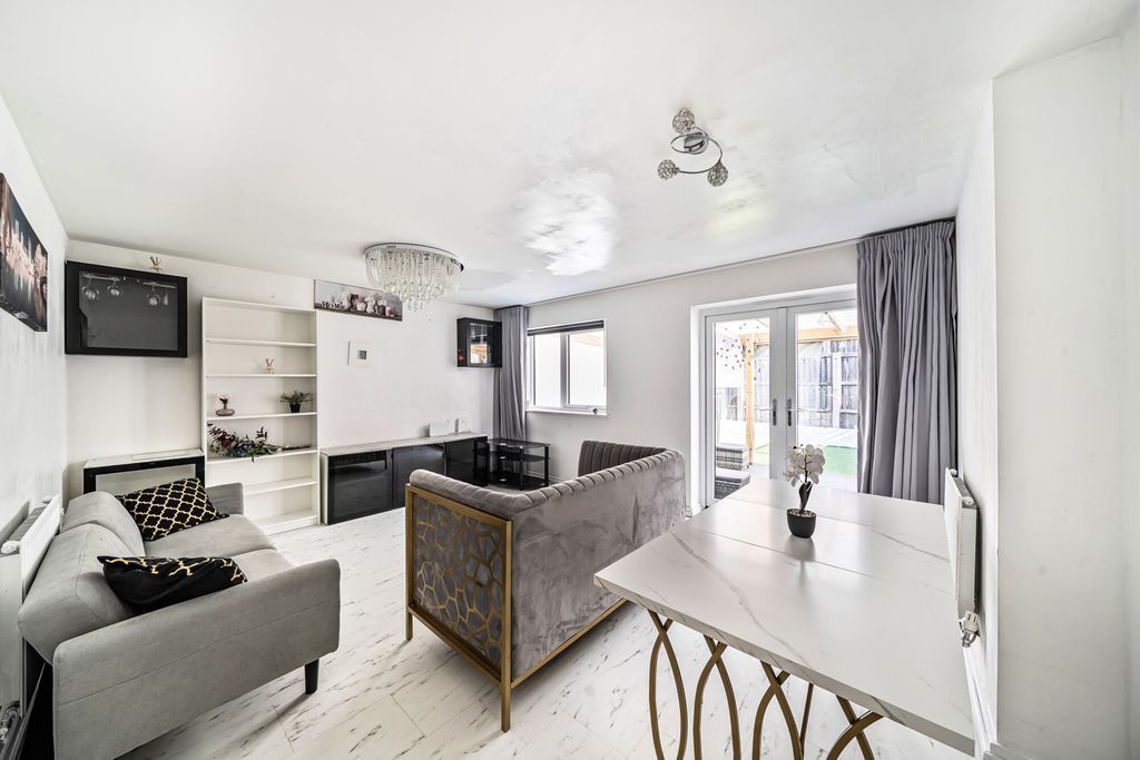 Property photo 3 of 16 1361844-17-68E3A2...