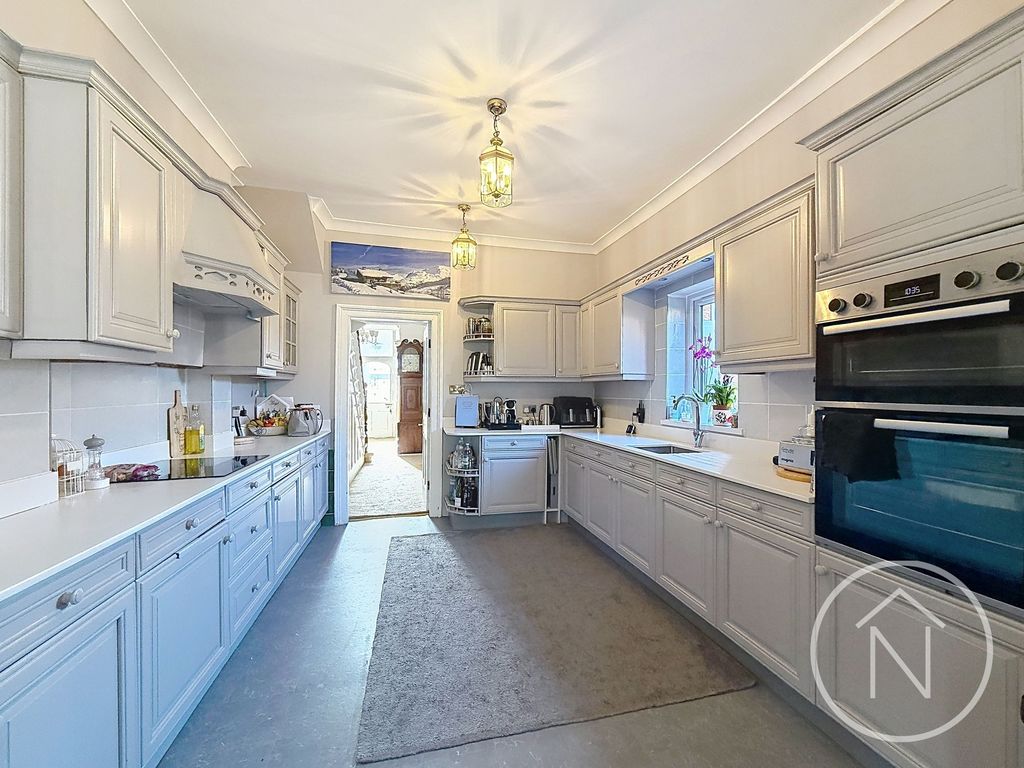 Property photo 3 of 22