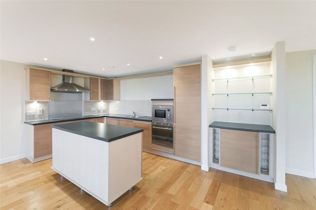 Property photo 3 of 22 Picture No. 12