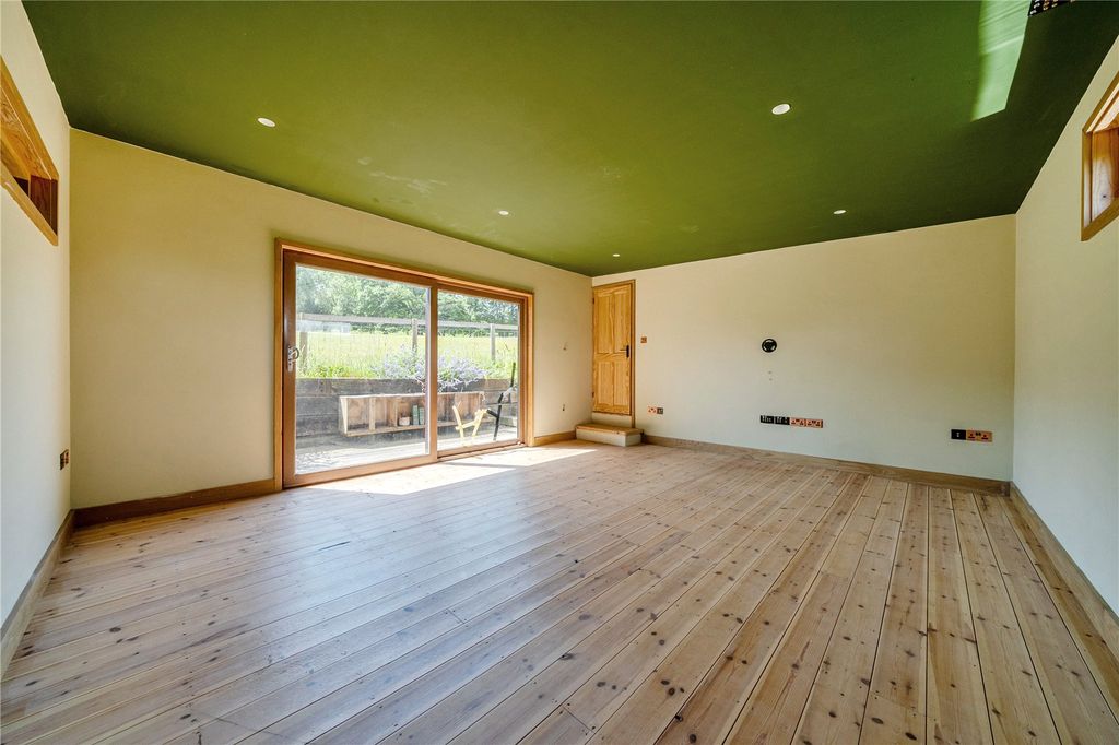 Property photo 2 of 23 Picture No. 42