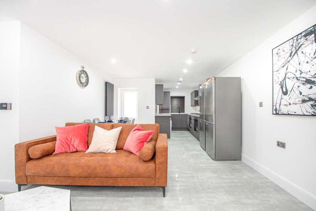 Property photo 2 of 14 A Modern, Bright Living Room With Stylish Furnishi...