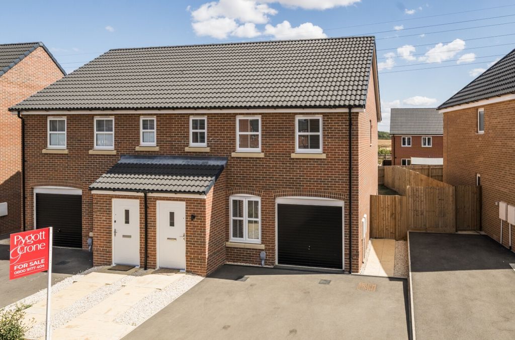Property photo 1 of 20 1-6A7326F60De6d-1501823-19Fd1Cf200c0c-1-1