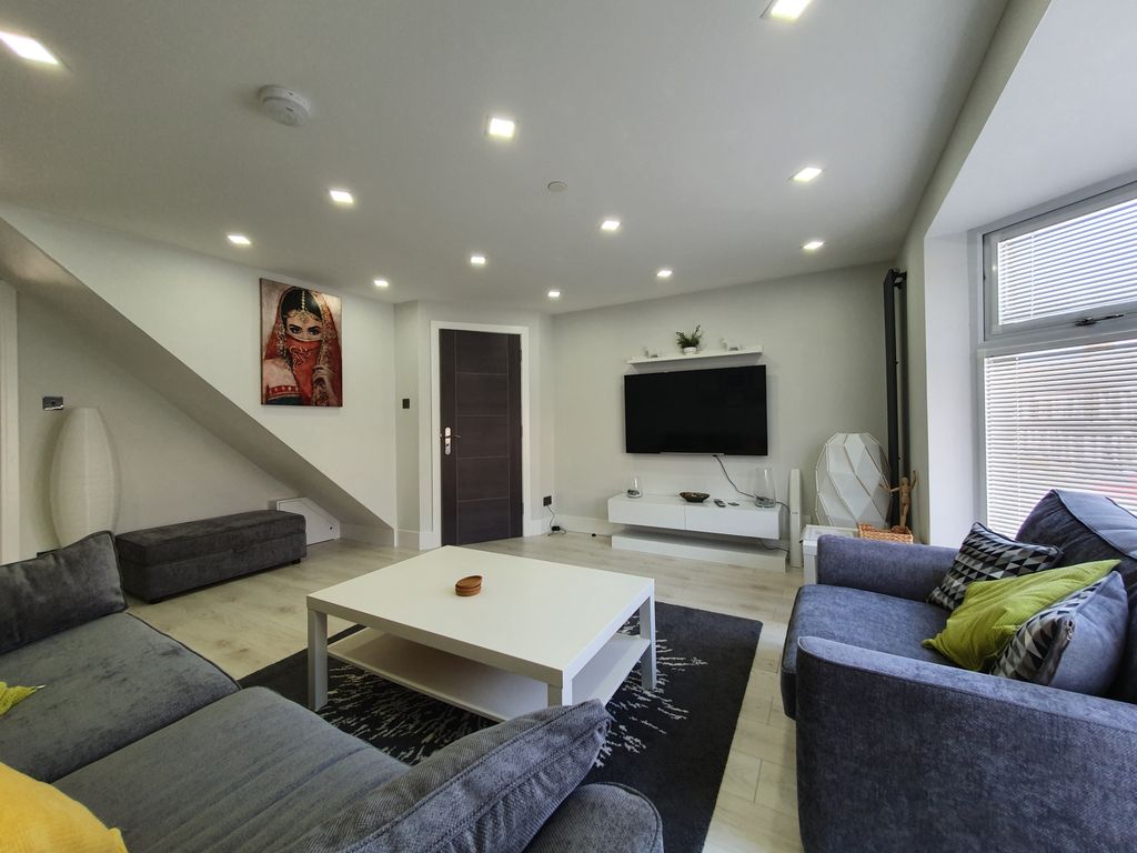 Property photo 2 of 16 Gallery