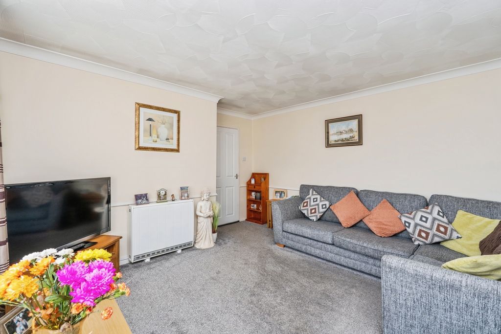 Property photo 2 of 17 Photo