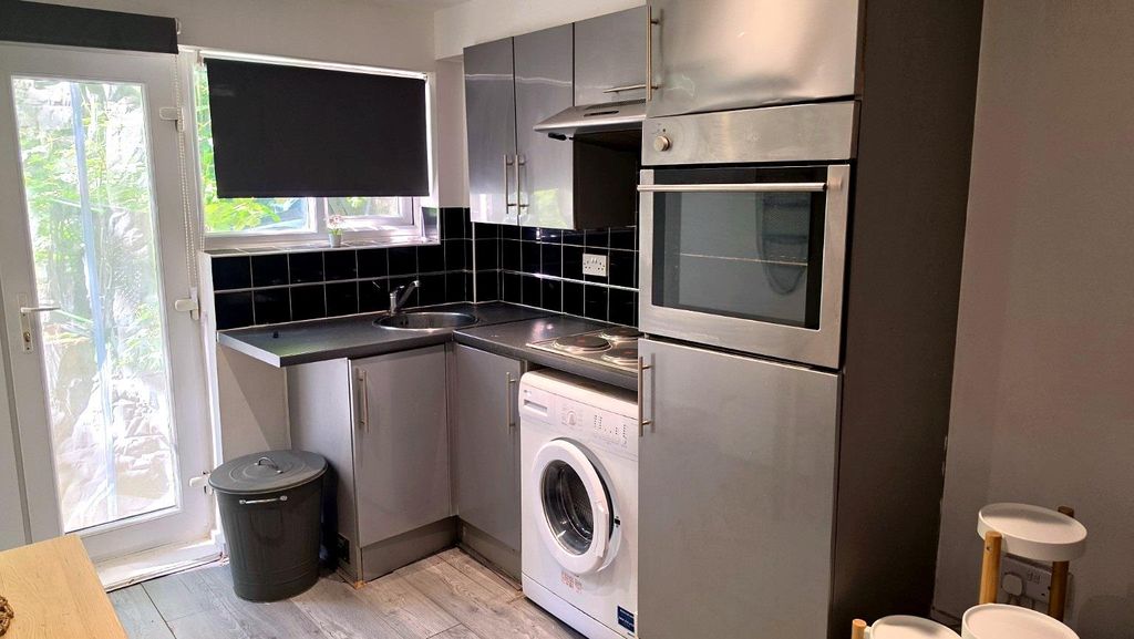 Property photo 1 of 3 Shurland Rd W9.Jpg