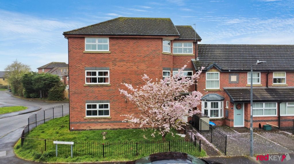 Property photo 1 of 8 External