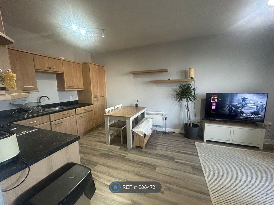 Property photo 2 of 12 Kitchen / Lounge