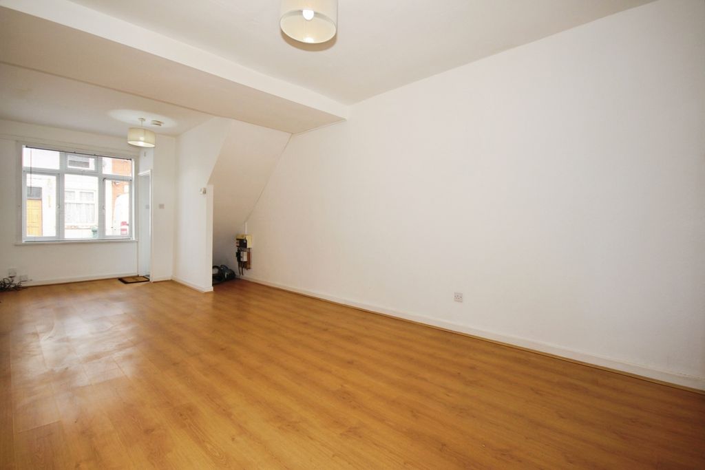 Property photo 2 of 13 Lounge